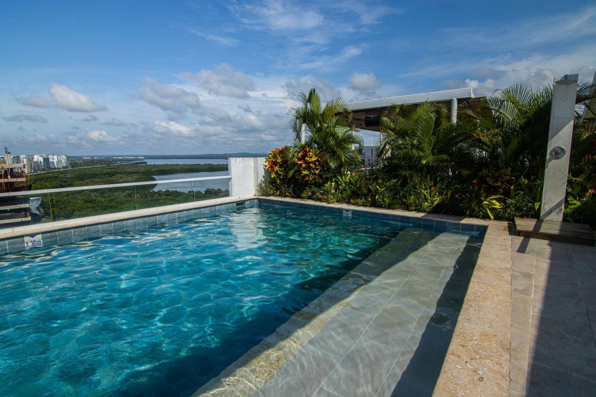 New & Comfortable In Cielo Mar